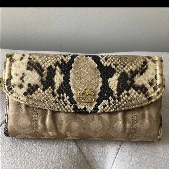 BRAND NEW! NEVER BEEN USED! Coach Reserve Wallet - Picture 2 of 13